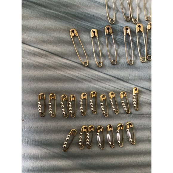 Lot of Vintage Gold Tone Safety Pins Some with Beads, 1.25”. + 5/8” L New - Picture 5 of 5